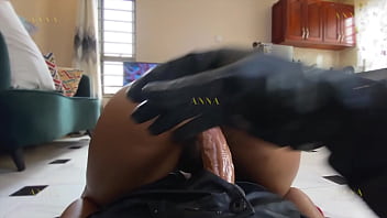 Ibu Tiri Basah Mengucurkan Cairan Panas