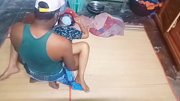 Ibu Tiri India Dan Anak Tirinya Berhubungan Intim Di Rumah