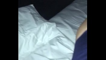 Milf Arab Menggoyang Ranjang, Mulutnya Penuh Nafsu Dan Tubuhnya Bergoyang Liar.