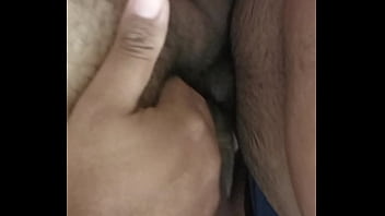 Penetrando La Vulva Gruesa De Mi Madre Con Sus Piernas Bien Abiertas