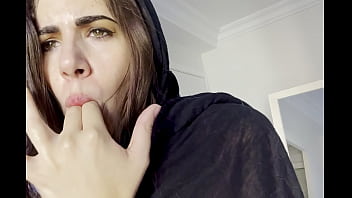 Putri Arab Menggoda Dengan Jari Sendiri Dan Mengirim Rekaman Panas Untuk Kekasihnya