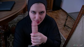 Kesepakatan Abad Ini Ditutup Dengan Ciuman Panas Dan Rayuan Mesum Dari Gadis Arab Berhijab – Lilimissarab