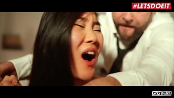 Gadis Asia Cina Menggoda Bercinta Penuh Gairah Dengan Pria Kaya