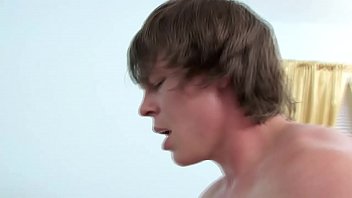 Gadis Pirang Amerika Ngeseks Dengan Kakak Tiri