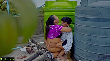 Ngentot Panas Di Atas Genteng! Jangan Isi Dalem Memek Ya