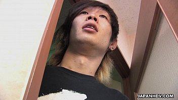 Gadis Jepang Menggoda Bermain Dengan Kemaluan Rapi Yang Basah