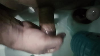 Gairah Terpendam Di Wastafel: Rintihan Dan Penantian Orgasme Dari Serigala Nakal