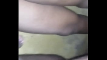 Nafsu Bibi Desi Menggila, Menggoyang Teman Suami Dengan Erangan Hindi