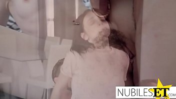 Kecanduan Anehnya – Adik Tiriku Tak Henti Mengucur S2:e6