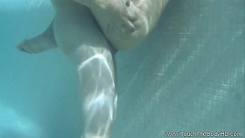 Pijat Nuru Menggairahkan Untuk Ibu-ibu Asia Yang Menggoda