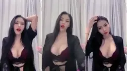 Luluspark Menggoyang Mango Live Dengan Gerakan Seksi Yang Menggoda