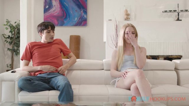 Menggoda Sesama Keluarga – Emma Starletto Yang Menggairahkan