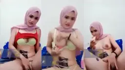 Tante Eyra Berjilbab Cantik Mengocok Memek